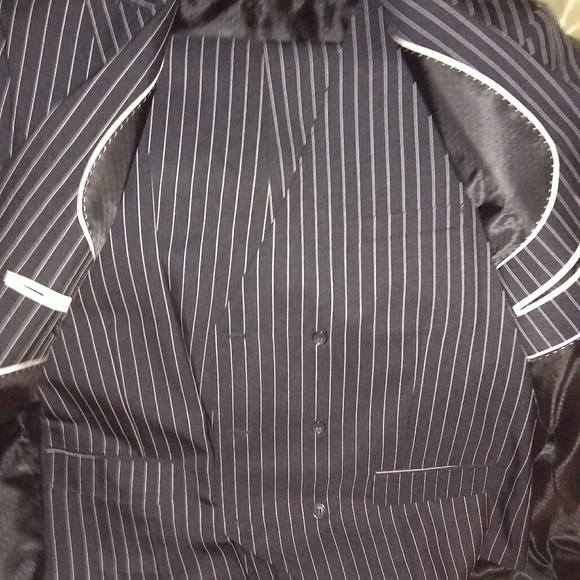 Suits - Picture 8 of 8